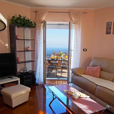 Apartman Mimi Ловран Екстериор снимка
