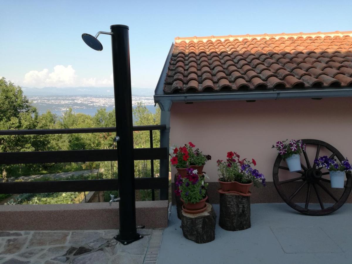 Apartman Mimi Ловран Екстериор снимка